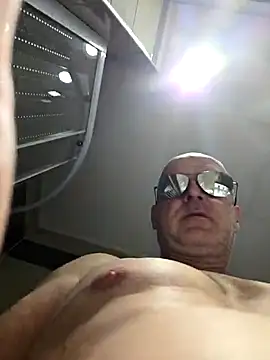 no snitch isoke online show from February 4, 2026, 9:53 pm