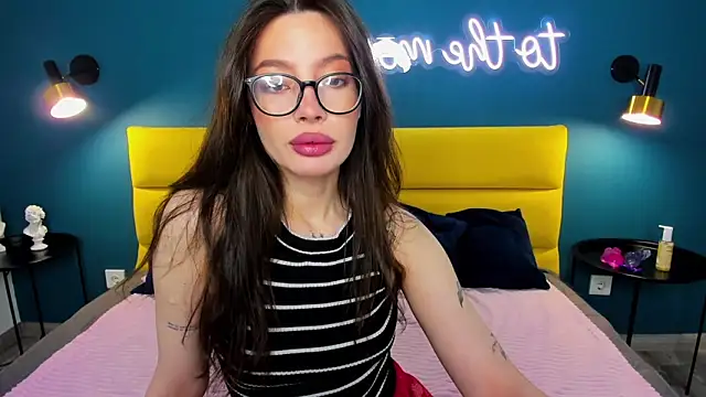 IvyDainty online show from April 26, 2026, 1:25 am