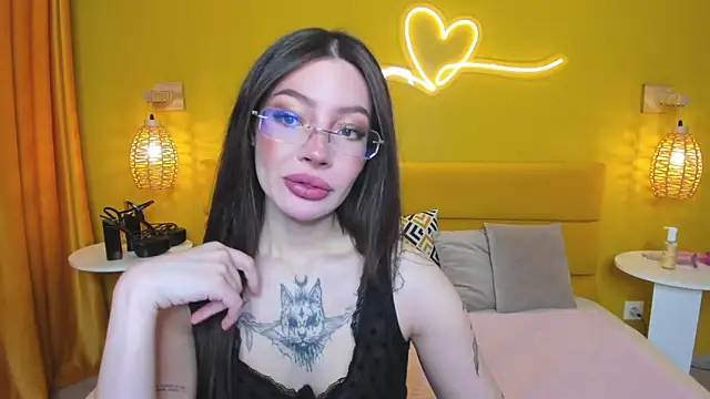 IvyDainty online show from May 3, 2026, 1:22 am