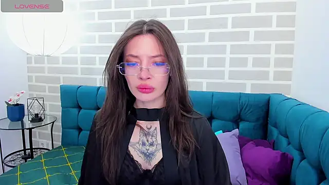 Snapshot of IvyDainty chatting on May 18, 2026, 1:24 am IvyDainty online show from May 18, 2026, 1:24 am