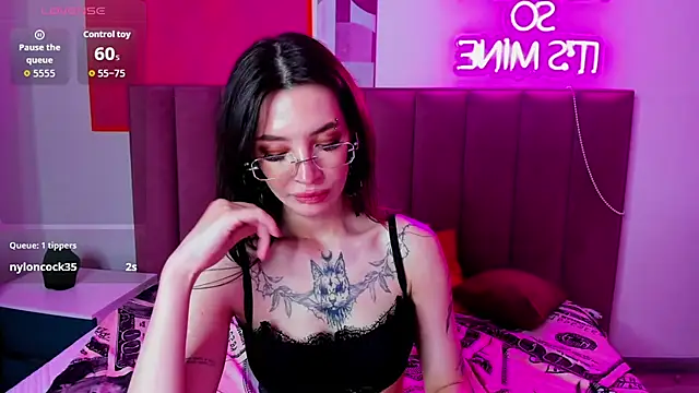 Snapshot of IvyDainty chatting on June 27, 2026, 12:44 pm IvyDainty online show from June 27, 2026, 12:44 pm