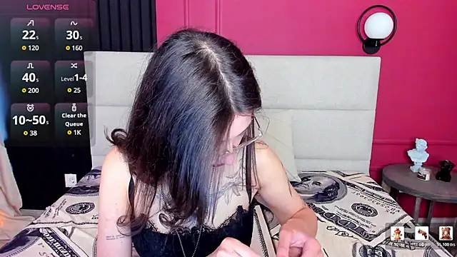 Snapshot of IvyDainty chatting on July 10, 2026, 1:43 am IvyDainty online show from July 10, 2026, 1:43 am