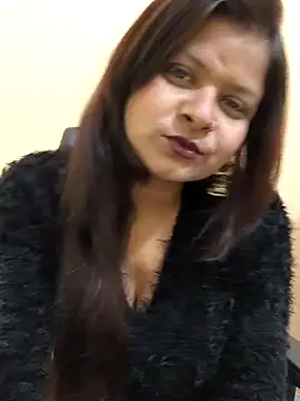 Snapshot of Attractive_Queen_ chatting on January 8, 2026, 8:49 am Attractive Queen online show from January 8, 2026, 8:49 am