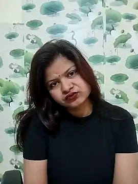 Snapshot of Attractive_Queen_ chatting on January 13, 2026, 3:45 am Attractive Queen online show from January 13, 2026, 3:45 am