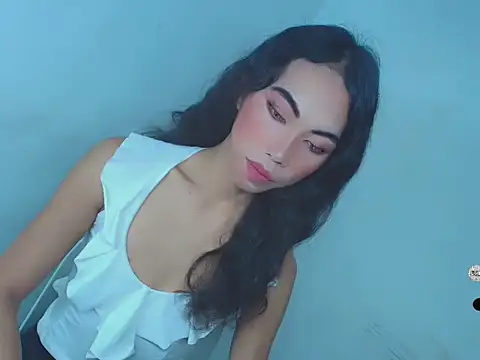 Snapshot of Massivecockfiona chatting on February 12, 2026, 5:46 am Massivecockfiona online show from February 12, 2026, 5:46 am