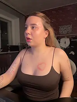 AnnaSeint online show from February 14, 2026, 6:26 pm