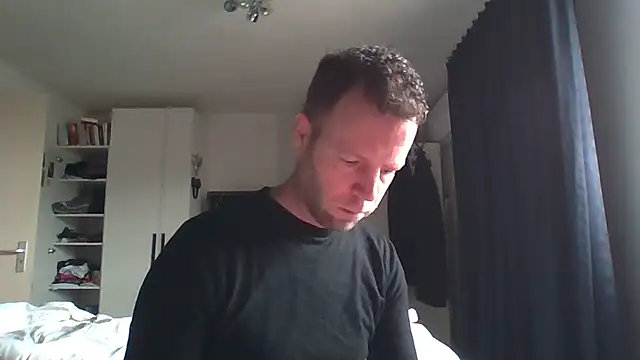 Snapshot of Vector1982 chatting on January 15, 2026, 2:21 pm Vector1982 online show from January 15, 2026, 2:21 pm