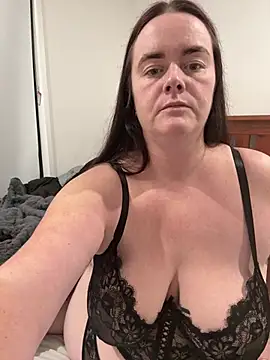 carinabro10 online show from June 20, 2026, 9:56 am