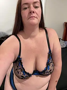 carinabro10 online show from August 2, 2026, 3:49 am
