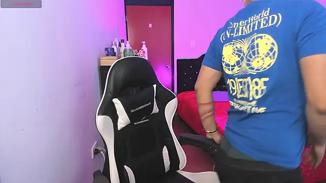 Theo Rowan online show from January 8, 2026, 12:29 pm