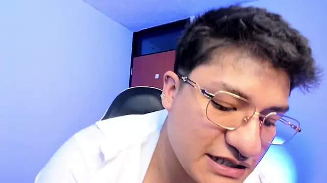 Theo Rowan online show from February 5, 2026, 6:45 pm