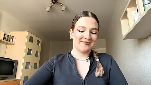 JammieMickiewicz online show from March 1, 2026, 11:45 am