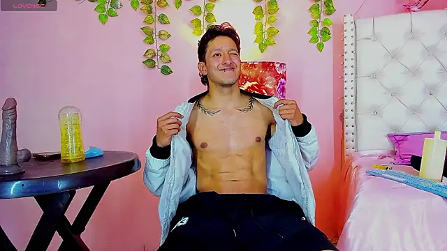 Snapshot of bruno_do_santos chatting on February 3, 2026, 4:32 am bruno do santos online show from February 3, 2026, 4:32 am