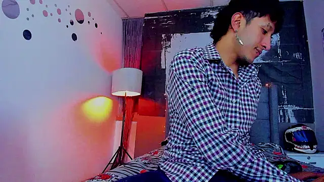 Snapshot of bruno_do_santos chatting on February 4, 2026, 4:51 am bruno do santos online show from February 4, 2026, 4:51 am