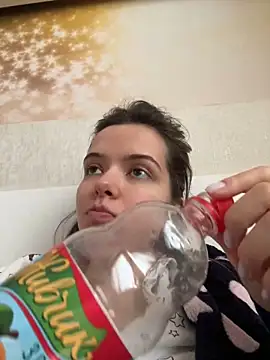 LadyinBed99 online show from February 3, 2026, 1:27 pm