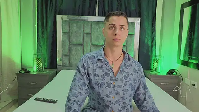 LeoMonnroe online show from February 27, 2026, 7:03 pm