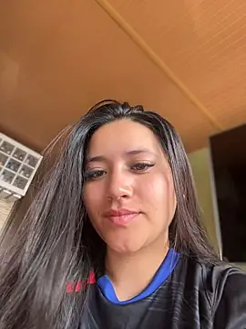 Veronica Wins  online show from May 15, 2026, 1:40 pm