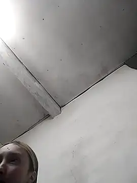 Olivia Kis online show from February 3, 2026, 7:52 pm