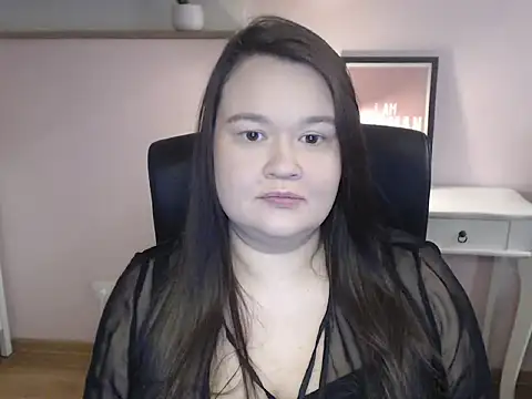 HollyDanceSoul online show from February 9, 2026, 5:11 am