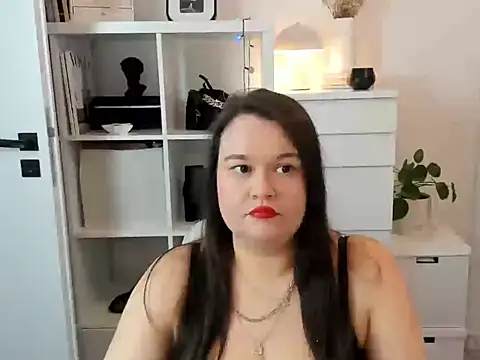 HollyDanceSoul online show from February 25, 2026, 6:56 am