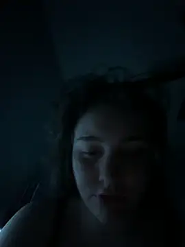 julia4thewin online show from May 1, 2026, 4:17 am