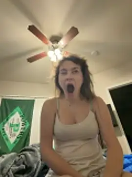 julia4thewin online show from June 10, 2026, 1:17 am