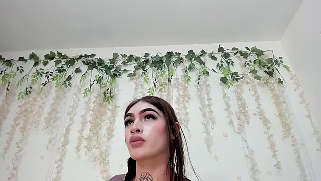 lizz lunna online show from June 9, 2026, 9:15 pm