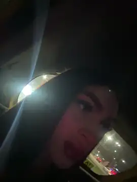 lizz lunna online show from June 19, 2026, 2:49 am
