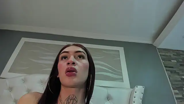 lizz lunna online show from July 24, 2026, 8:07 pm