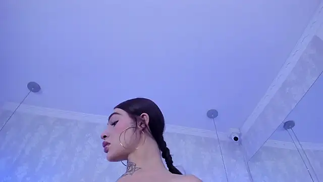 lizz lunna online show from August 1, 2026, 8:08 pm