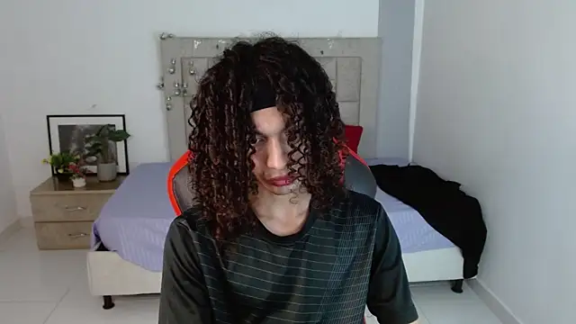 Axel fox77 online show from February 1, 2026, 11:58 pm