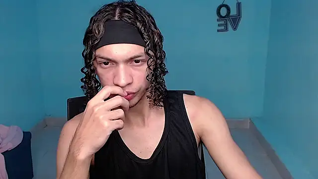 Snapshot of Axel_fox77 chatting on August 6, 2026, 11:17 pm Axel fox77 online show from August 6, 2026, 11:17 pm