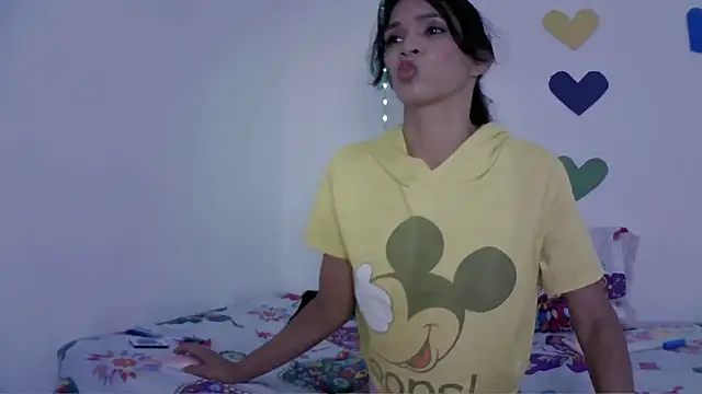 Mia Suarez7 online show from March 27, 2026, 12:38 am