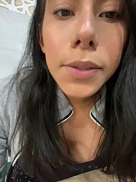 katerinnn99 online show from January 12, 2026, 2:33 pm