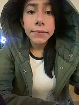 katerinnn99 online show from February 4, 2026, 12:00 pm