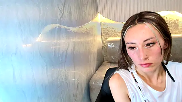 katalina r  online show from January 9, 2026, 5:10 am