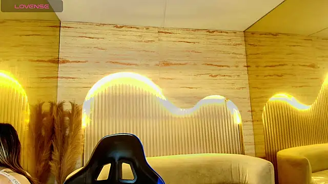 katalina r  online show from June 11, 2026, 8:07 pm