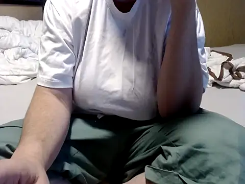 Snapshot of Santanna77 chatting on June 14, 2026, 7:32 am Santanna77 online show from June 14, 2026, 7:32 am