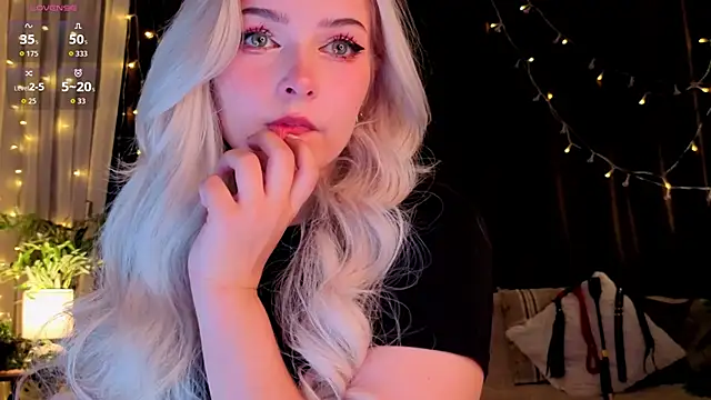 ShyniAlice online show from June 20, 2026, 4:04 am