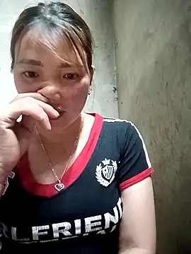 Snapshot of Nunaa2x chatting on May 4, 2026, 2:46 pm Nunaa2x online show from May 4, 2026, 2:46 pm