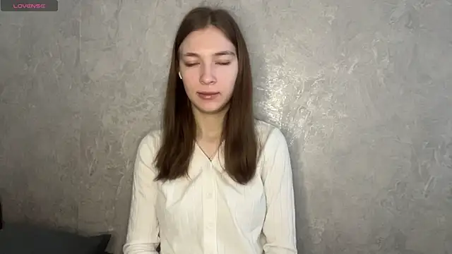 MarlanaEndler online show from April 27, 2026, 5:05 am