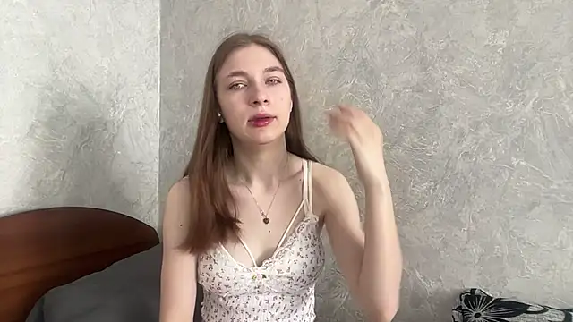 MarlanaEndler online show from May 6, 2026, 5:03 am