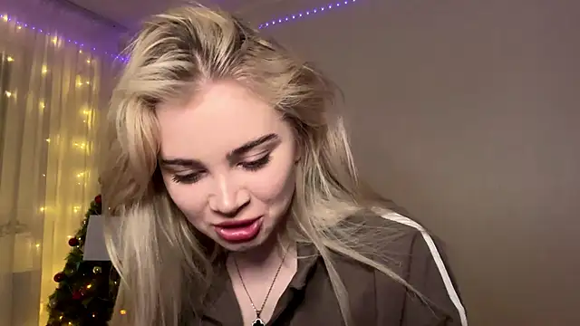 Snapshot of KariJarecke chatting on January 13, 2026, 1:05 pm KariJarecke online show from January 13, 2026, 1:05 pm