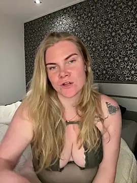 SexyBlondJoanna online show from March 8, 2026, 7:50 pm