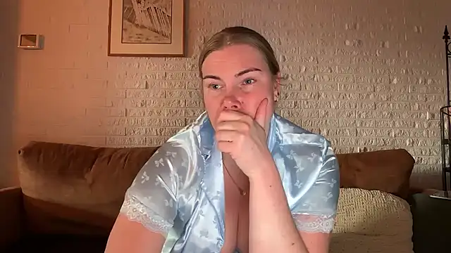 SexyBlondJoanna online show from March 16, 2026, 8:18 am