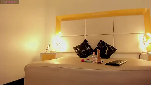 Snapshot of KaiaBrown chatting on March 10, 2026, 12:32 pm KaiaBrown online show from March 10, 2026, 12:32 pm