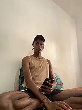 twink gabrielll online show from May 8, 2026, 1:38 pm