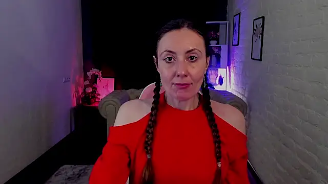 Juliet Jamess online show from January 18, 2026, 1:37 pm