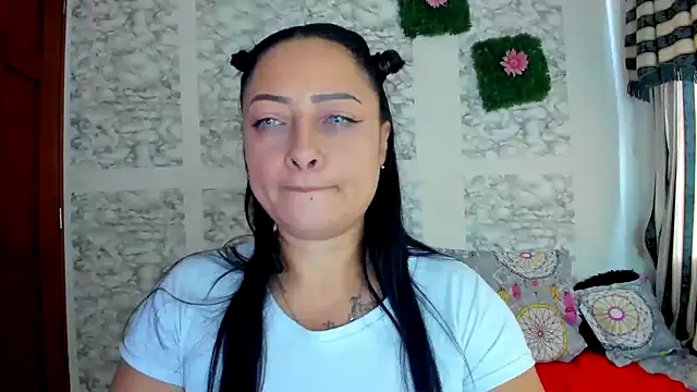 XXXStephanie XXX online show from June 7, 2026, 7:50 pm