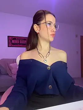 LolaSB online show from May 5, 2026, 2:52 am
